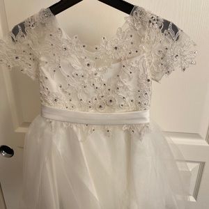 Fiona & Co size 2 toddler white lacy dress. Never worn!